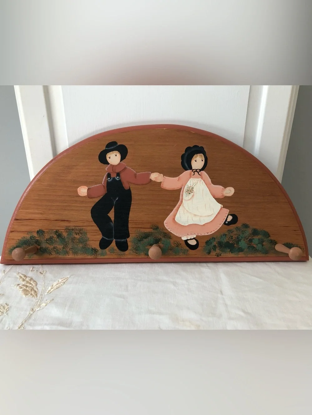Vintage 80’s Amish Folk Art Wall Hanger With Pegs